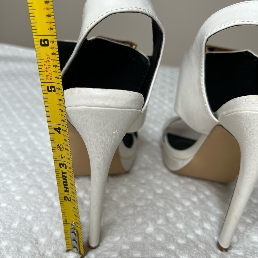 Liliana Off White Heeled Sandal. - Picture 8 of 9